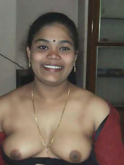 Desi Chicks show tits erotic picture