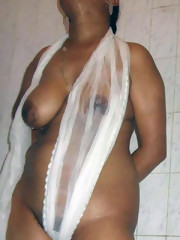 Desi Chicks show tits erotic pictures