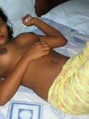 Desi Chicks show tits erotic pictures